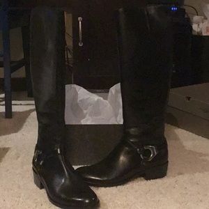 Via Spiga black v-kasey boots